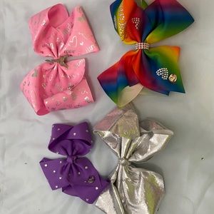 Jojo Siwa bows